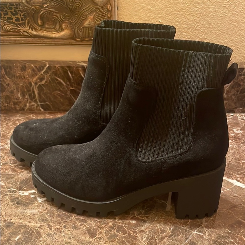 Stylish Black Kids' Suede Boots